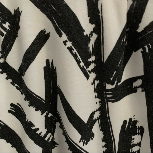 B. Smart Size 8 Black and White Patterned Dress - Picture 5 of 10